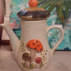 SOLD SOLD Super cute vintage 1970s  Laurentian Merry Mushroom teapot/coffee pot